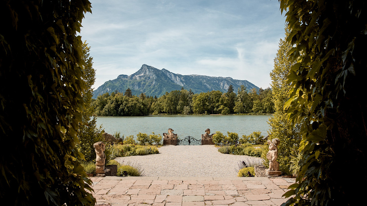 The Untersberg and Leopoldskroner Weiher, as seen from Schloss Leopoldskron's Terrace Photo: Christian Streili